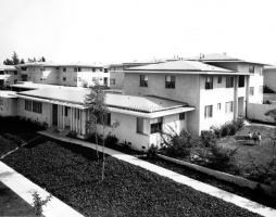 Chase Knolls Apartments 1952