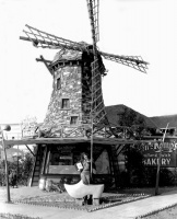 Van de Kamp's Bakery 1925 #2