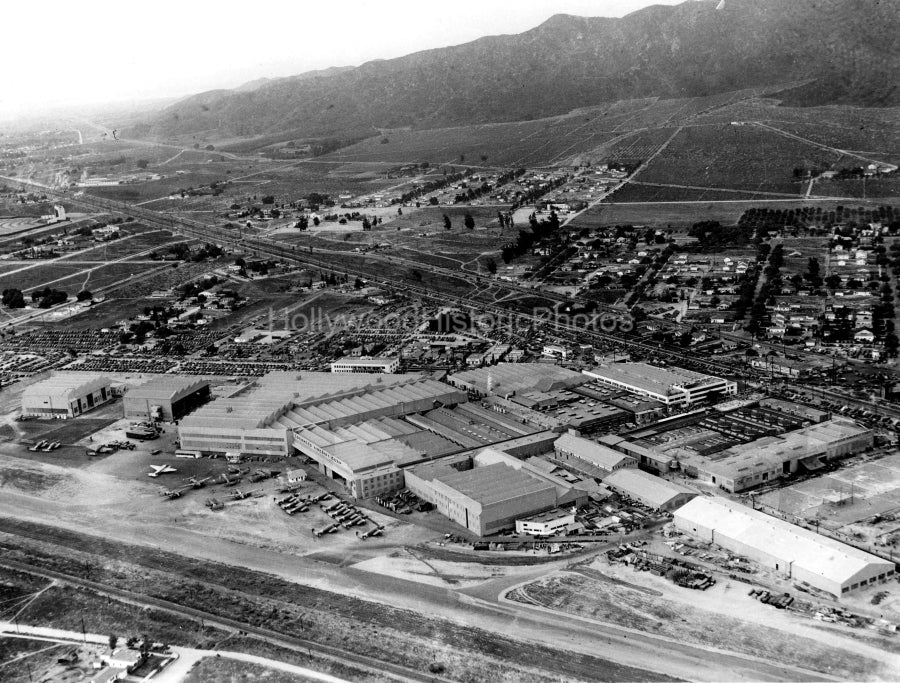 Lockheed Aircraft Factory 1941 – Hollywood Historic Photos by Decor Art ...