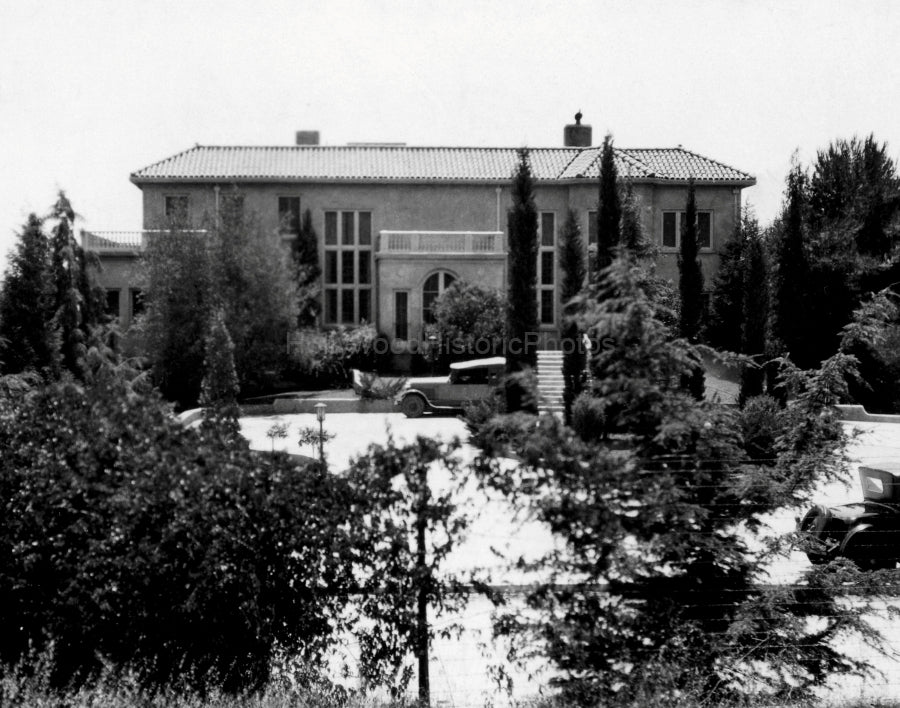 x Charlie Chaplin Estate 1926