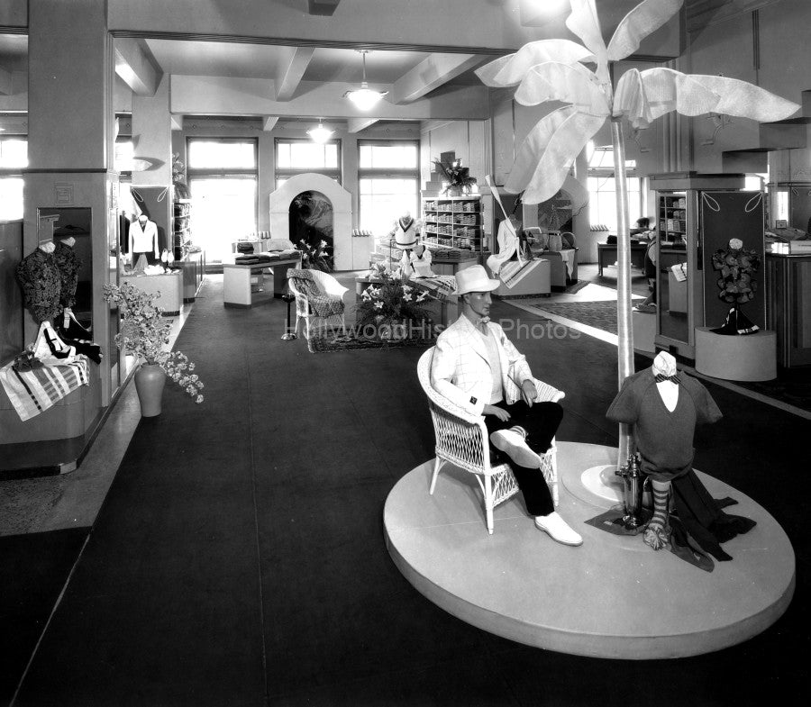 Desmond's Bldg. 1940