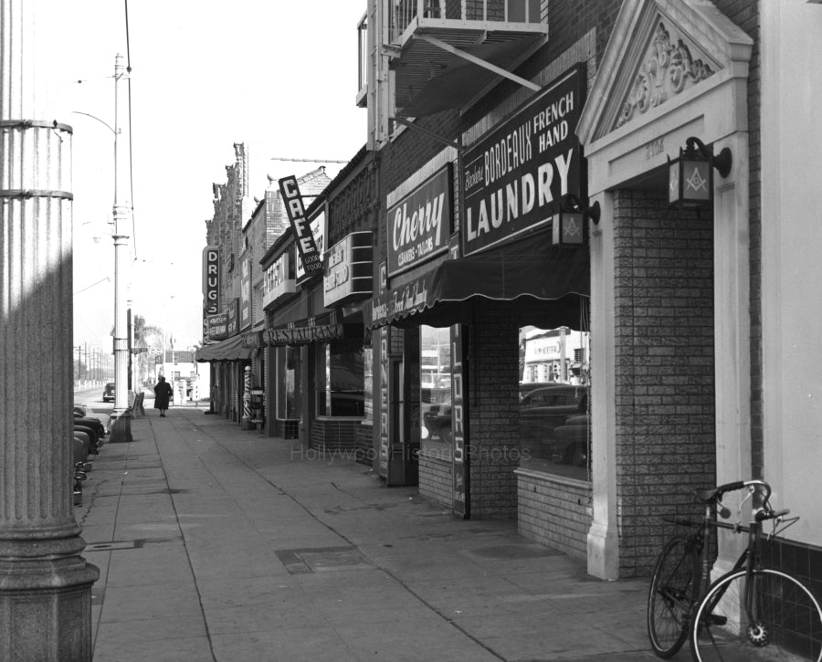 Larchmont Blvd. 1952 #2