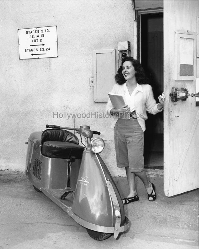 Elizabeth Taylor 1947 #2