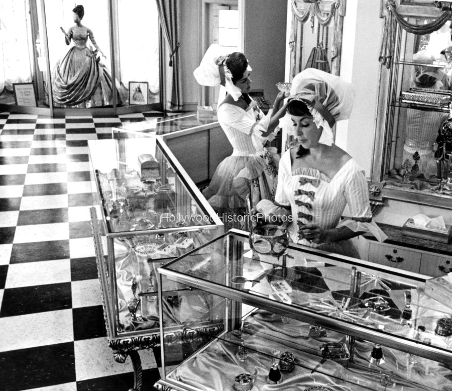 Universal Glamor Pavilion 1970