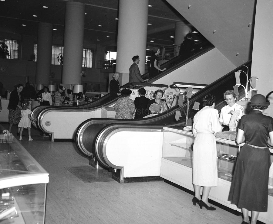 The Broadway Hollywood 1949 #4