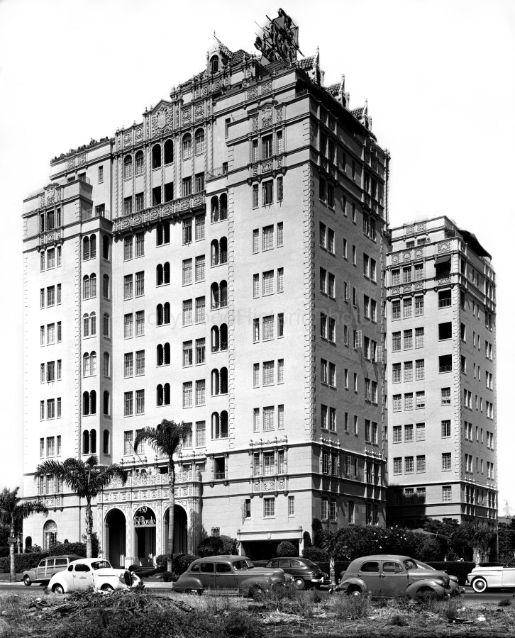 El Royale Apts. 1944